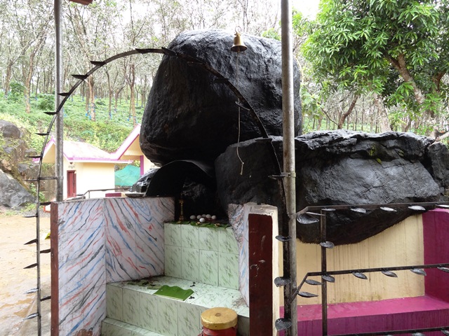 The Main Gulika
          Temple at Poovan Paramala